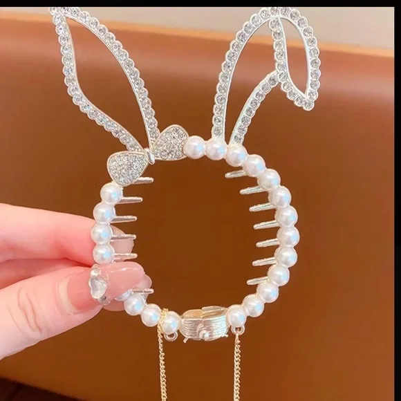 Bunny 🐰 hair accessorie - Picture 3 of 4